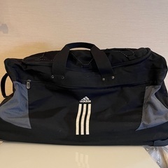 Adidas ボストンスーツケース