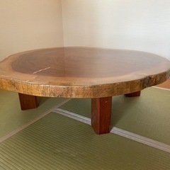 木製テーブル(重厚感たっぷり)