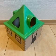 IKEA お家の形のパズル