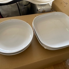 【IKEA】大きめの白いお皿☆４枚セット☆ラウンド２枚＆スクエア...