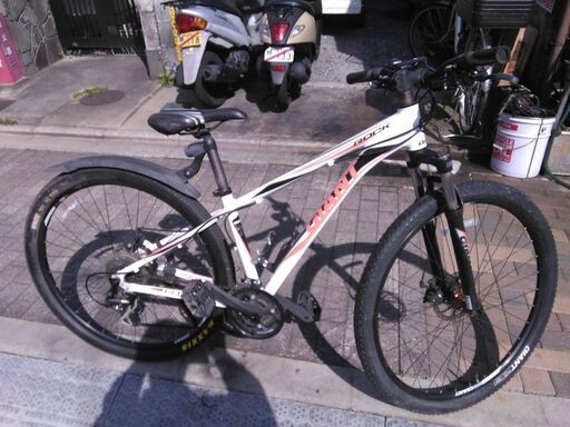 人気良品！GIANT ROCK5500 26型 アルミ 24速 430mm ディスク
