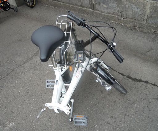 20インチ 折りたたみ自転車 外装6段 パンクレスタイヤ ホワイト CHACLE 札幌市東区 新道東店 20インチ 折りたたみ自転車 外装6段 パンクレスタイヤ ホワイト CHACLE