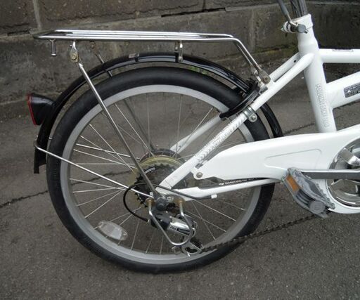 20インチ 折りたたみ自転車 外装6段 パンクレスタイヤ ホワイト CHACLE