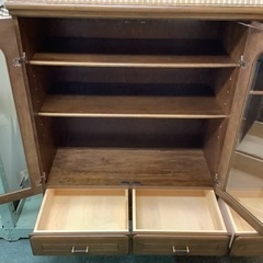 【リサイクルサービス八光】幅135×高さ111×奥行46㎝　カリモク　サイドボード　リビングボード