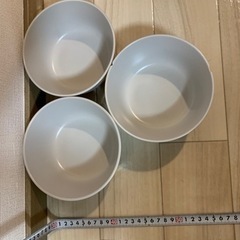 IKEA グレー 皿 茶碗サイズ 1枚欠けあり