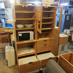 毎週土日オープン♪小山市のリサイクルショップです(*^^*)ほぼ未使用の食器棚入荷しました！単品売りオッケー！