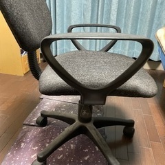 黒い椅子　無料