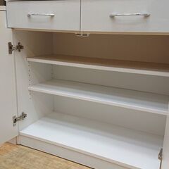 食器棚 横幅85cm 2枚ガラス扉 引出し2個 下扉2枚 棚板可動式 鏡面