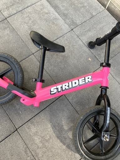 ストライダー　キックバイク　三輪車　自転車