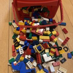 レゴ　ブロック　たくさん入っています