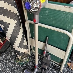 Dyson V8 充電式掃除機