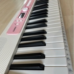 電子ピアノ  CASIO 光ナビゲーションキーボードＬＫ312 ...