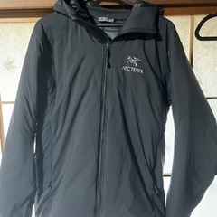 ARC’TERYX アークテリクス　Atom AR 黒　フーディー S 