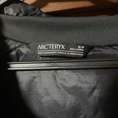ARC’TERYX アークテリクス　Atom AR 黒　フーディー S 