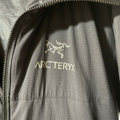 ARC’TERYX アークテリクス　Atom AR 黒　フーディー S 