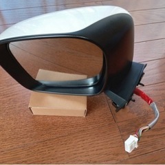 車のドアミラー