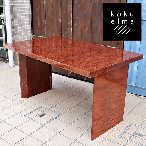 IDC OTSUKA(大塚家具) FG 1350のダイニングテーブル。マホガニー材を贅沢に使用した高級感の漂うクラシックなデザインは洗練された印象に♪ 艶やかな塗装がバール模様を浮き立たせます。DC417