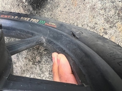 フル電動自転車アクセル付き自転車モペットタイヤ交換依頼