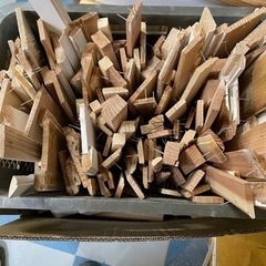 木材　廃材　薪などに