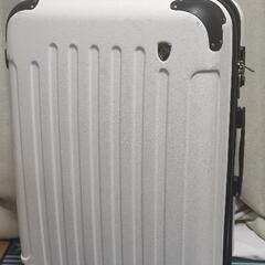 【譲り先決定済み】白スーツケース（5-10日向き、約5.3kg、...