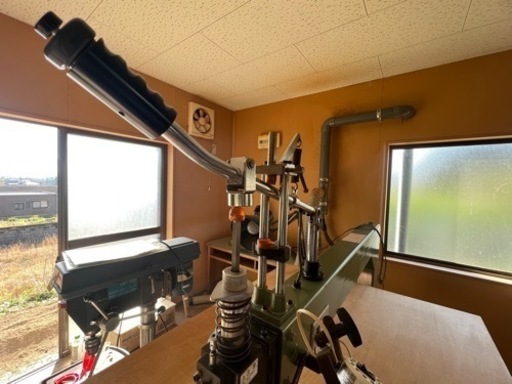 大型糸鋸 スクローラAオート〈下部自動装着型〉