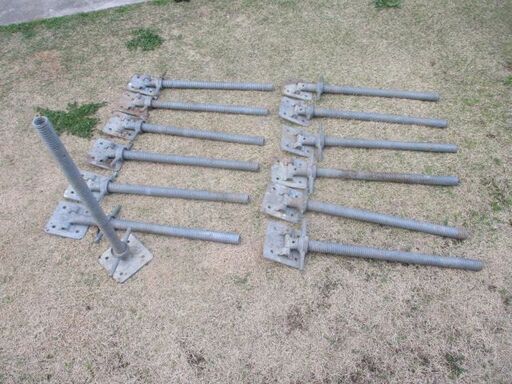 足場材　自在　ジャッキベース　600mm 中古　12本セット + 1本おまけ