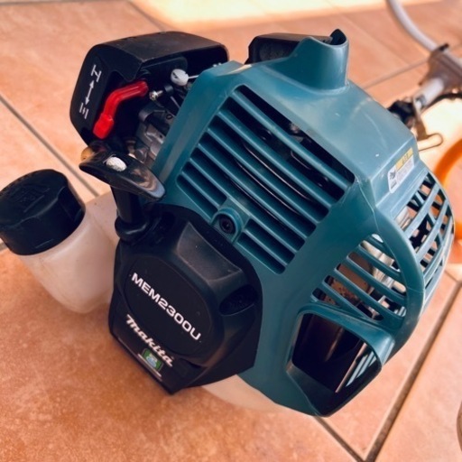 makita 草刈機 & RYOBI 電動草刈機