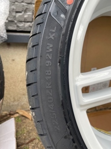 BMSの18インチ 9j＋15 タイヤ225/40新品付き