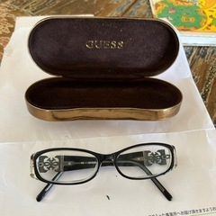 GUESS 眼鏡とケース