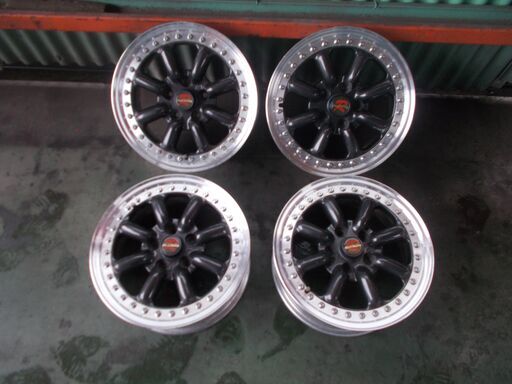 ☆ブラックレーシングのアルミホイールです。14インチの普通車と軽