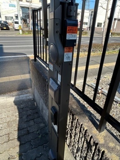 ハイルーフ対応跳ね上げゲート（電動式）