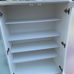今週限定値引ポッキリ 人気のホワイト食器棚(重いですヨ！)