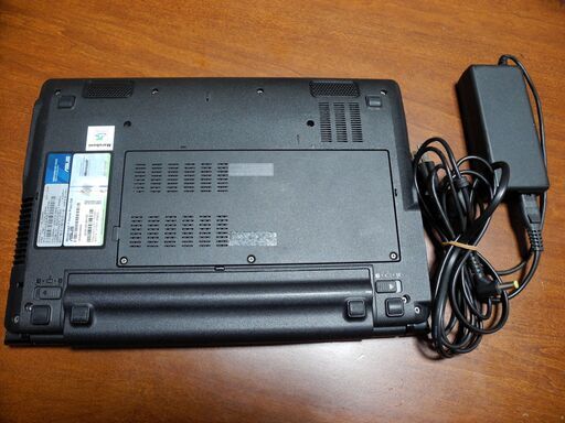 場所を取らない12.1インチ ノートパソコン Webカメラ付き （返品可）