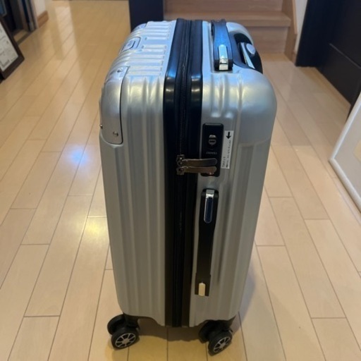 廃盤品✨美品✨RIMOWA リモワ スーツケース シルバーインテグラル 63L 廃盤品✨美品✨RIMOWA リモワ スーツケース シルバーインテグラル 63L 美品