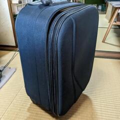 旅行カバン　バッグ　スーツケース　トラベル　