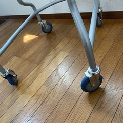 介護　歩行器　歩行補助器　高さ調整