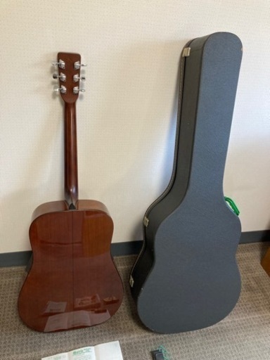 【ギター（モーリスフォークギター）】 ハードケース・ピック・予備の弦等の付属品あり ギター（モーリスフォークギター）】 ハードケース・ピック・予備の弦