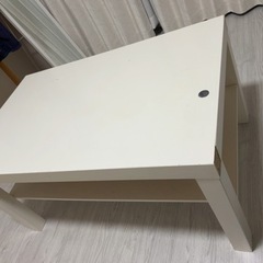 白テーブル（IKEA）