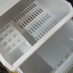 新生活！3か月間保証☆配達有り！16000円(税別）AQUA 2ドア冷蔵庫 126L シルバー 2018年製