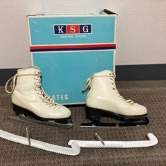 【アイススケート靴】22cm（エッジカバー・箱付き・白色）