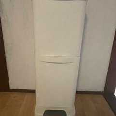 IKEAのペダル式ゴミ箱 GÖRBRA ヨーブラ