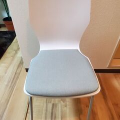 レンタルスペースで使用していた家具を安価で譲ります