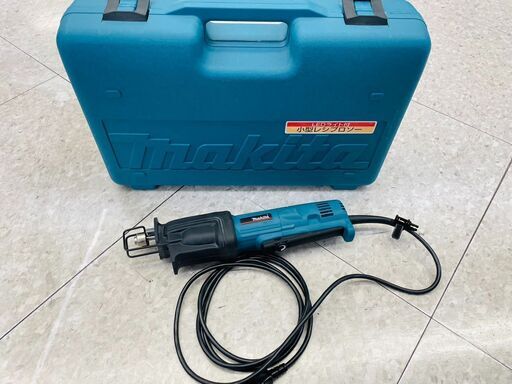 美品!! makita(マキタ) 小型レシプロソー 定価￥28,660 JR1000FT 117