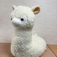 座れる アルパカのぬいぐるみ