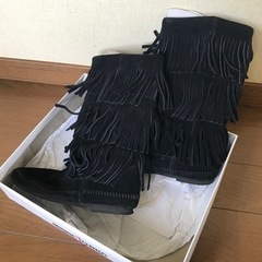 ミネトンカ　ブーツ　黒