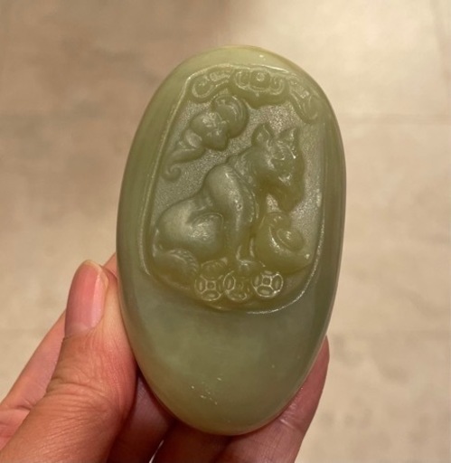 アフガンニスタンジェイド  狐  天然石彫刻 Afghanistan Jade 動物