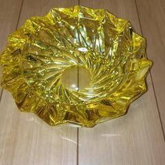 昭和レトロ　黄色いガラス灰皿