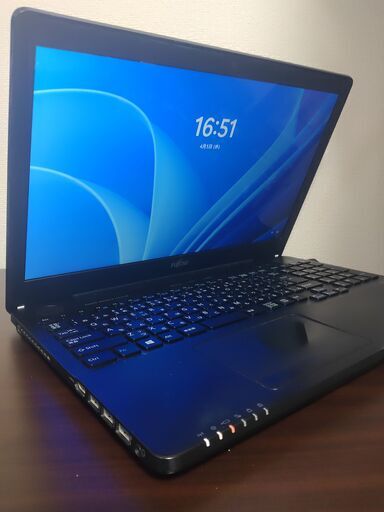 富士通 　高性能6世代Corei3 高速SSD240G　メモリ4G　大画面15.6インチ　家庭用モデル　Webカメラ　高音質専用スピーカー
