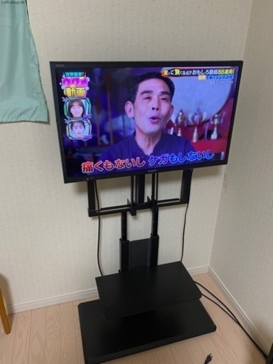 液晶テレビ32型　2015年製　スタンドテレビ台付き