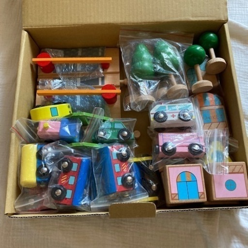 wooden toys 汽車レールセット アドバンス | muniotuzco.gob.pe